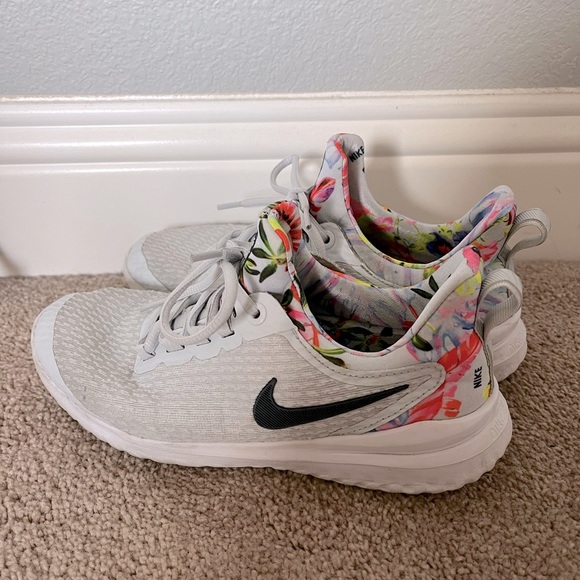 Nike sneakers - Picture 1 of 7